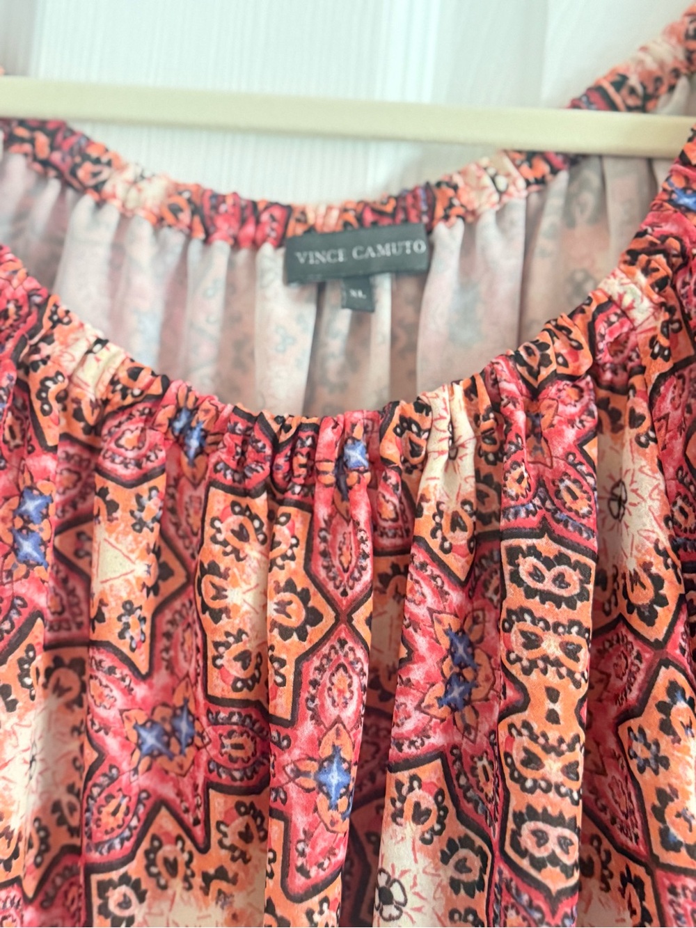 π Vince Camuto Pink Printed Peasant Tunic - Picture 5 of 8